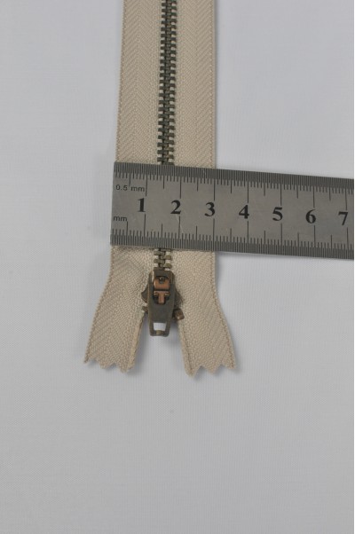 ZIP052  3號拉鏈  密尾金屬拉鏈  單頭拉鏈  金屬拉鏈 不設單獨拉鍊訂購 側面照